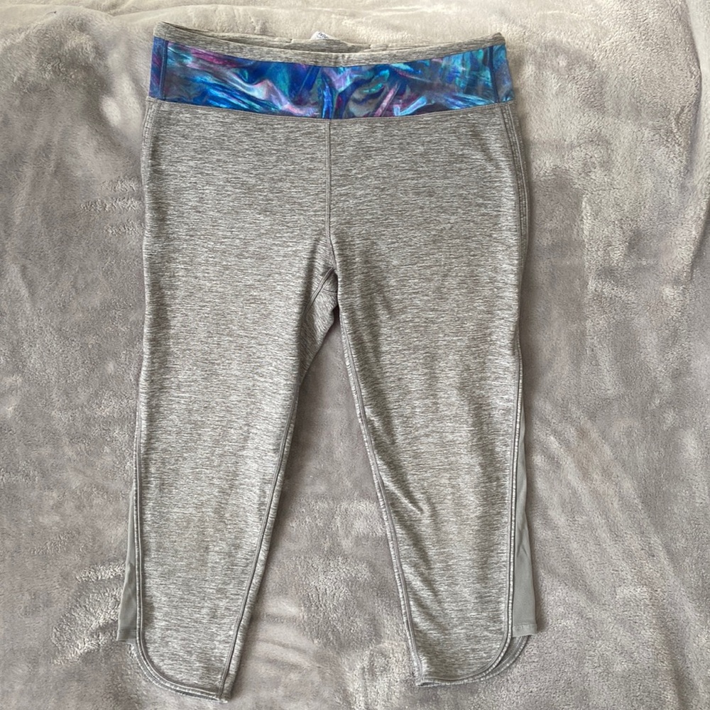 Ivivva by Lululemon crop pants with mesh sides size 14